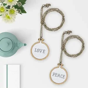 Weltweiter Versand Stickrahmen Halskette 4,0 cm