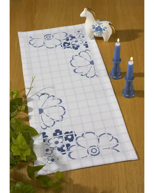 Limited Edition Stickpackung Deckchen Blaue Blumen