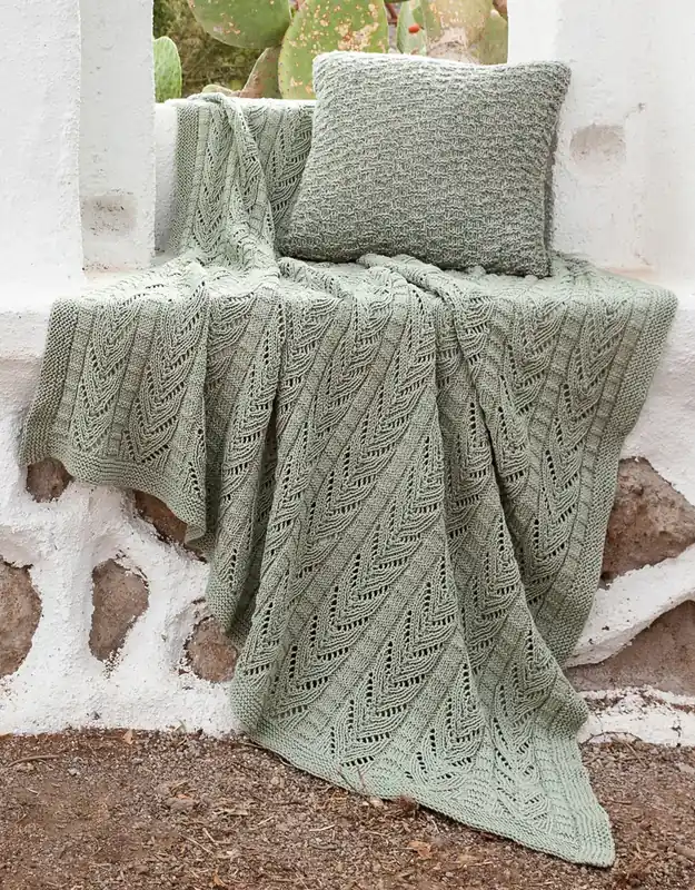 Decke im Rippen-Zackenlochmuster aus Organico (GOTS) Neu