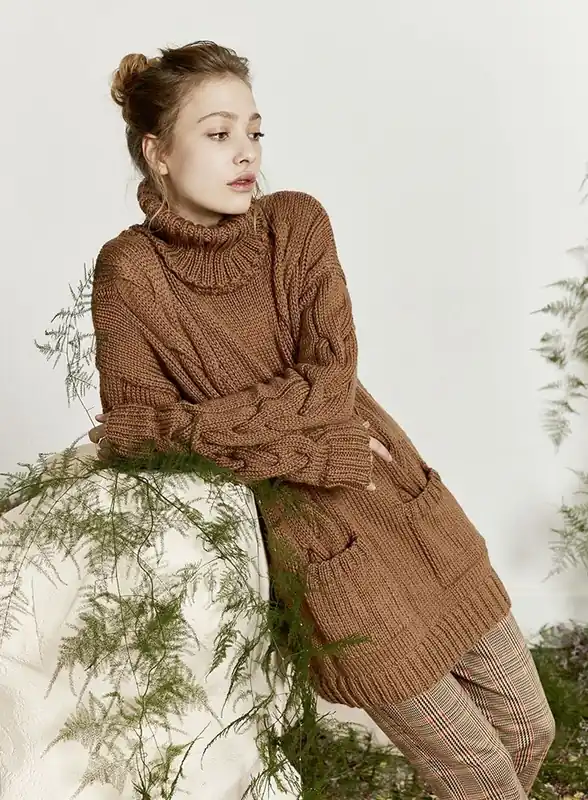 Pullover mit Taschen und Zopfmuster aus Carpe Diem Premium