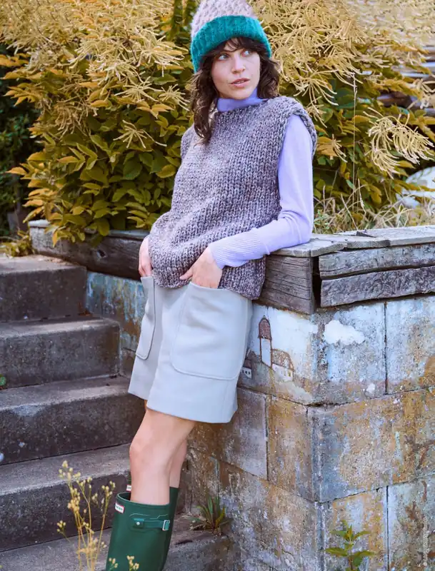 Nur Für Kurze Zeit Pullunder Mit Lochmuster aus Brigitte No. 5