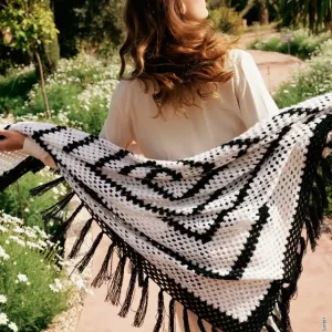 Gleich Bestellen Quadratisches Tuch Im Stäbchenlochmuster aus Ecopuno