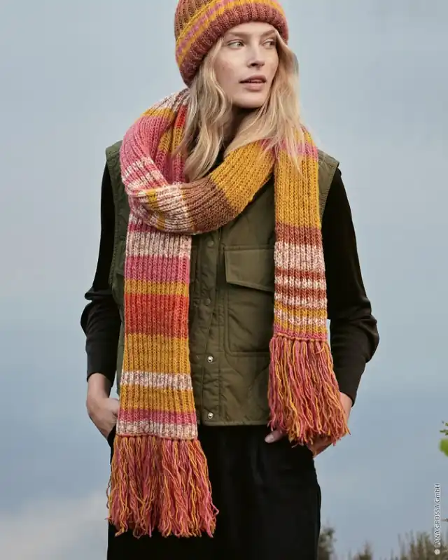 Markenprodukt Patentschal aus Gomitolo Tosca/Cool Merino Print