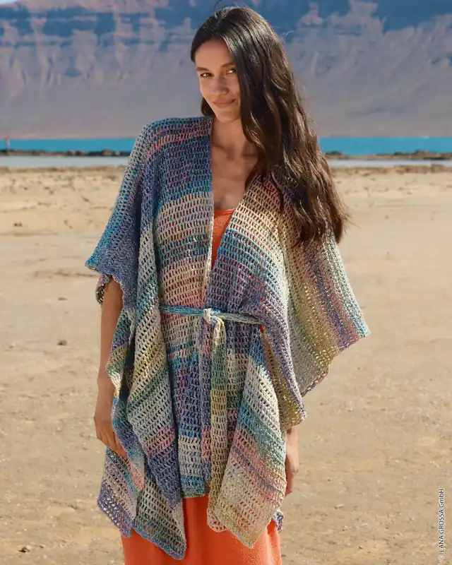 Cape Im Gittermuster aus Mosaico Im Trend