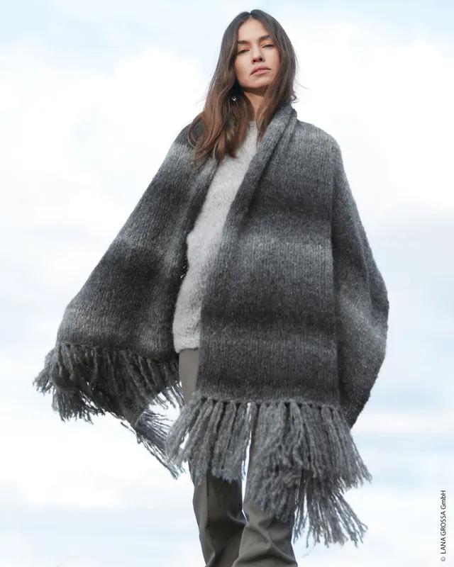 Breiter Schal Mit Fransen aus Avio Ab Werk