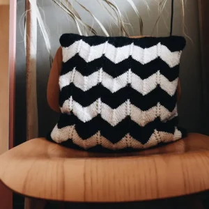 Kissenhülle im Zackenlochmuster aus Brigitte No. 2 Online Kaufen