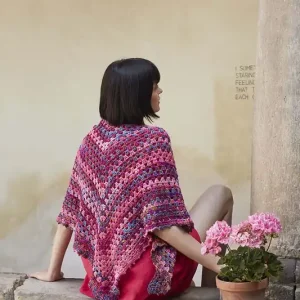 Top-Qualität Crocheted triangular shawl Find Your Rainbow aus WOOLADDICTS Artsy