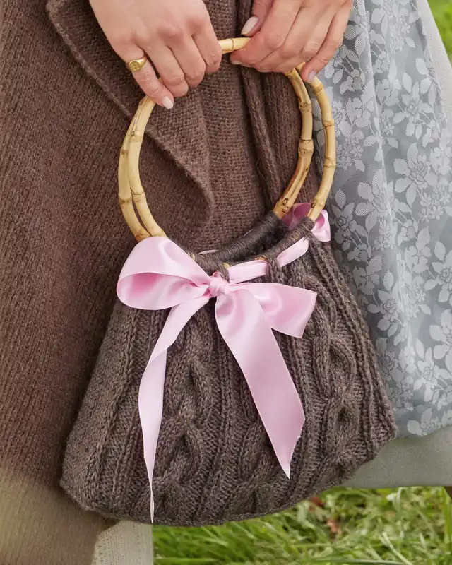 Tasche Mit Zopfmuster aus Alpina Highlight