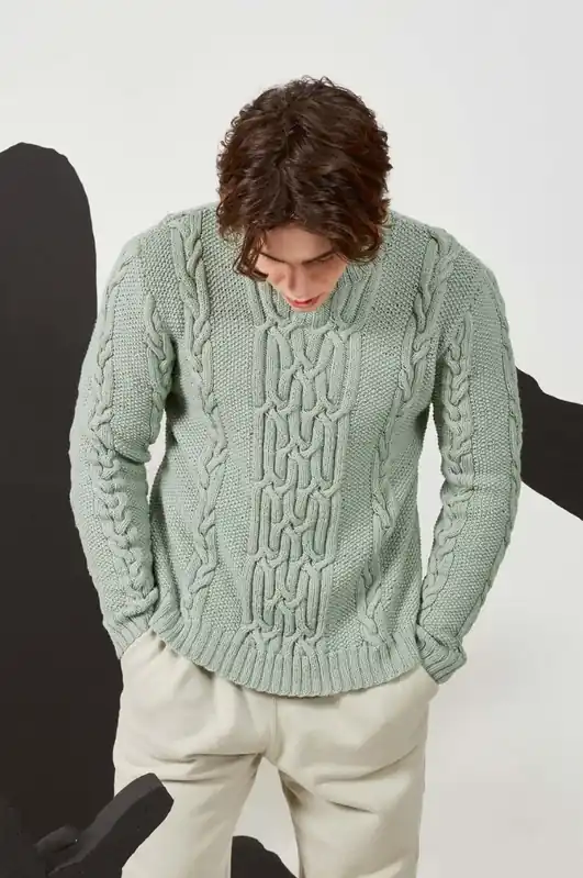 Jetzt Bestellen Herrenpullover mit Zopfmuster aus Merino 120