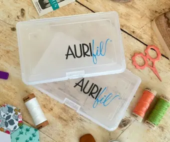 Leere Aurifil MINI Garnspulenbox – Aurifil Garnsortimentskasten – Klarsicht Garnschatulle für KLEINE Garnspulen – 1 STÜCK Kostenfreie Lieferung