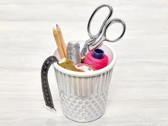 Perlmuttfarbenes Fingerhut Utensilo – LIMITED EDITION – Pearlescent Thimble Becher Top-Seller