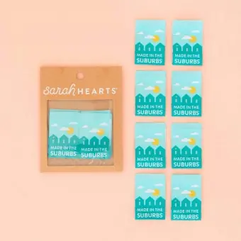 Made in the Suburbs Woven Labels – Sarah Hearts Webetiketten – Premium Woven Labels – Tied with a Ribbon Limited Edition Markenware