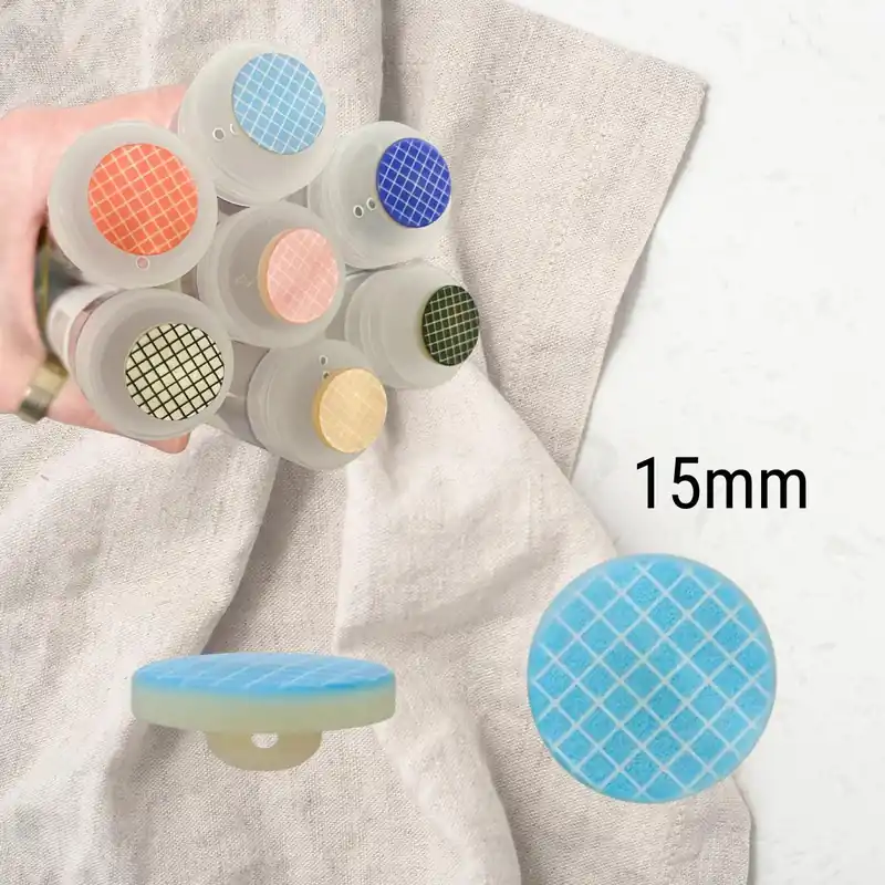 Echt runder Knopf mit Öse 15mm hellblau kariert – Zierknopf Blusenknopf Kleiderknopf Karomuster