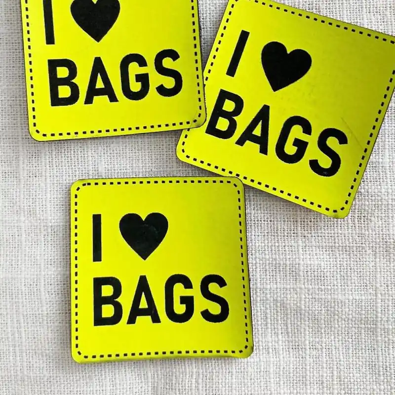 Aufnäher Label – I ❤️ Bags neongelb – für einzigartige Nähprojekte, Strickwerke & Gebastelte Ab Werk