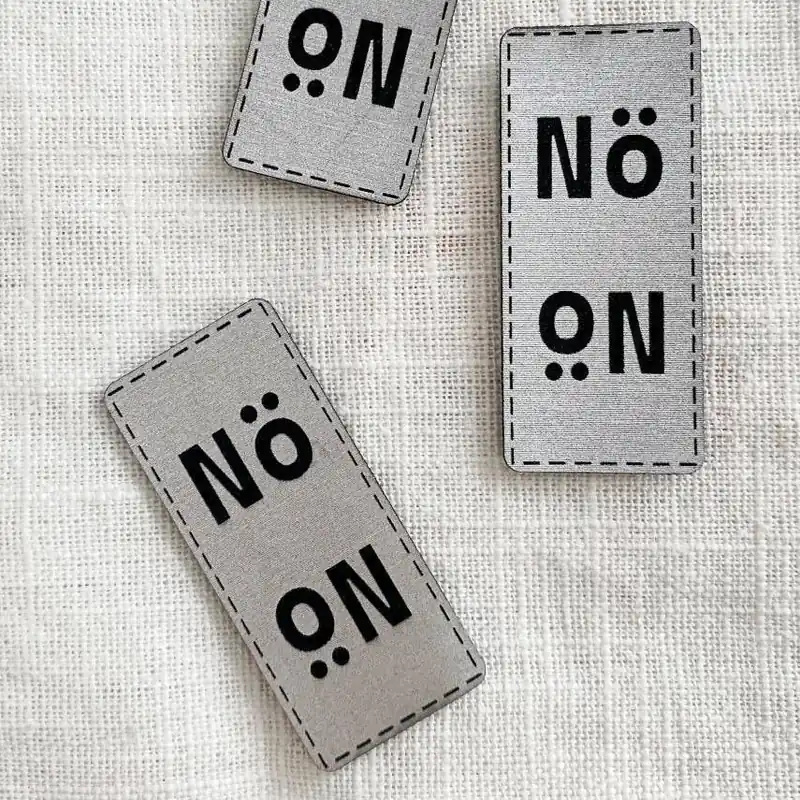 Aufnäher Label – Nö Nö – silber – für einzigartige Nähprojekte, Strickwerke & Gebasteltes Schnäppchen