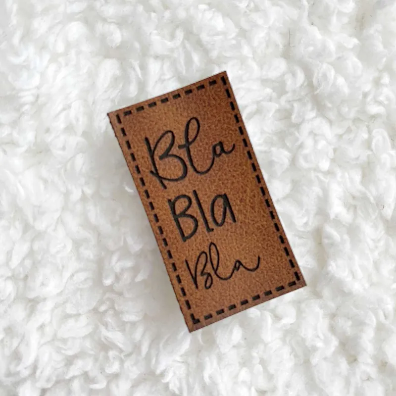 Aufnäher Label – Bla Bla Bla braun – für einzigartige Nähprojekte, Strickwerke & Gebasteltes Gratis Versand