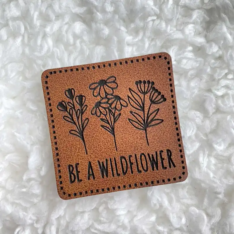 Aufnäher Label – BE A WILDFLOWER – für einzigartige Nähprojekte, Strickwerke & Gebasteltes Mengenrabatt
