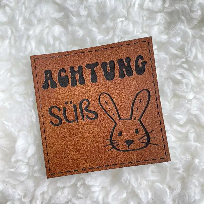 Aufnäher Label – Hase Achtung Süß – für einzigartige Nähprojekte, Strickwerke & Gebasteltes Mega-Angebot