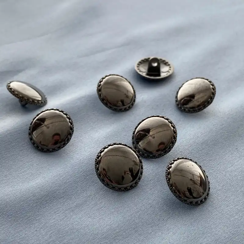 edler runder Knopf schwarz silber aus Metall mit Öse 15mm / 24″ für Bluse Jacke Mantel Handgefertigt