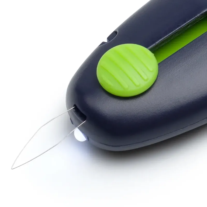LED Nadeln Einfädler von Prym – Einfädelhilfe mit Licht Ausverkauf