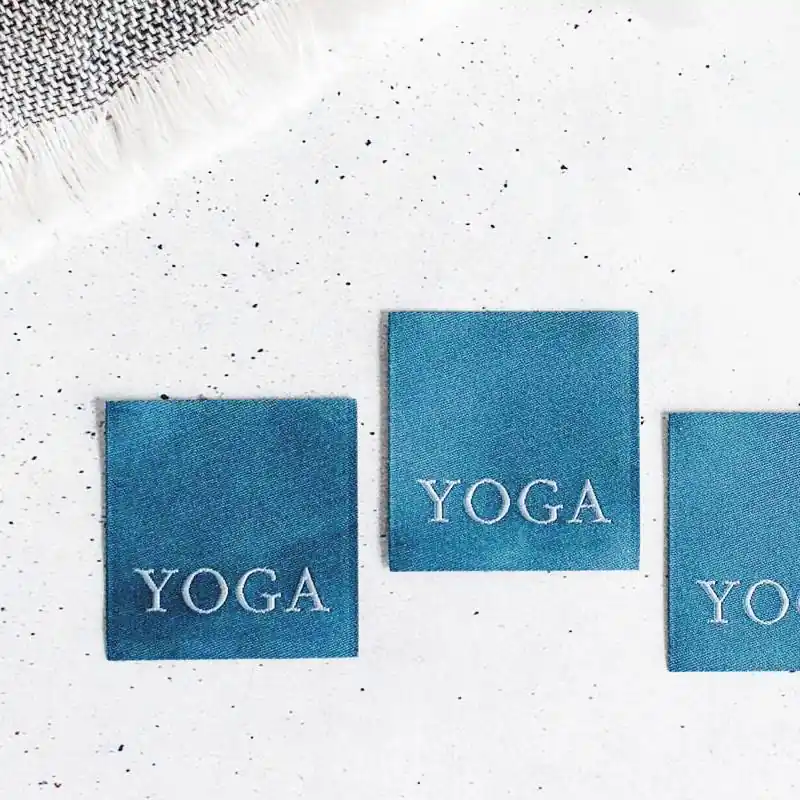 Maxi Webetikett – yoga – Aufnäher von Farbenmix 5x5cm Letzte Chance