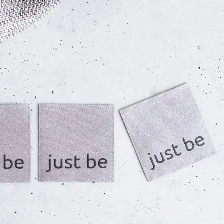 Must-Have Maxi Webetikett – just be – Aufnäher von Farbenmix 5x5cm