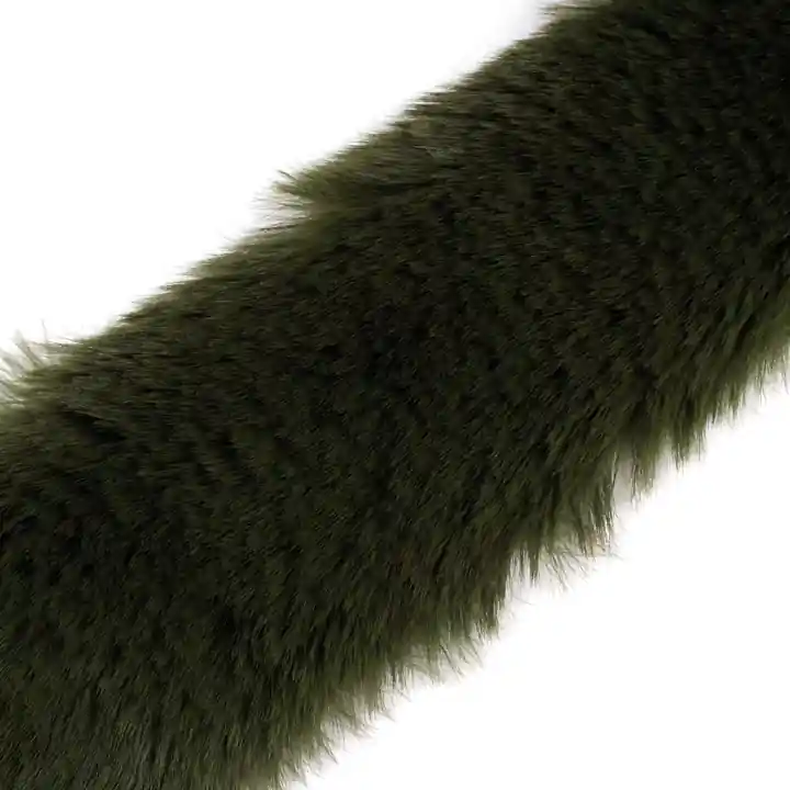 Begrenztes Angebot Fellbesatz oliv grün 100cm lang für Kragen und Kapuzen aus Kunstfell