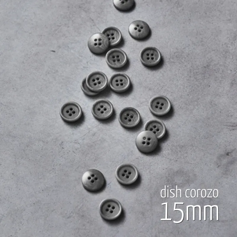Knopf rund 15mm hellgrau 4 Loch – Dish Corozo Button sky von meetMILK Neu Im Sortiment