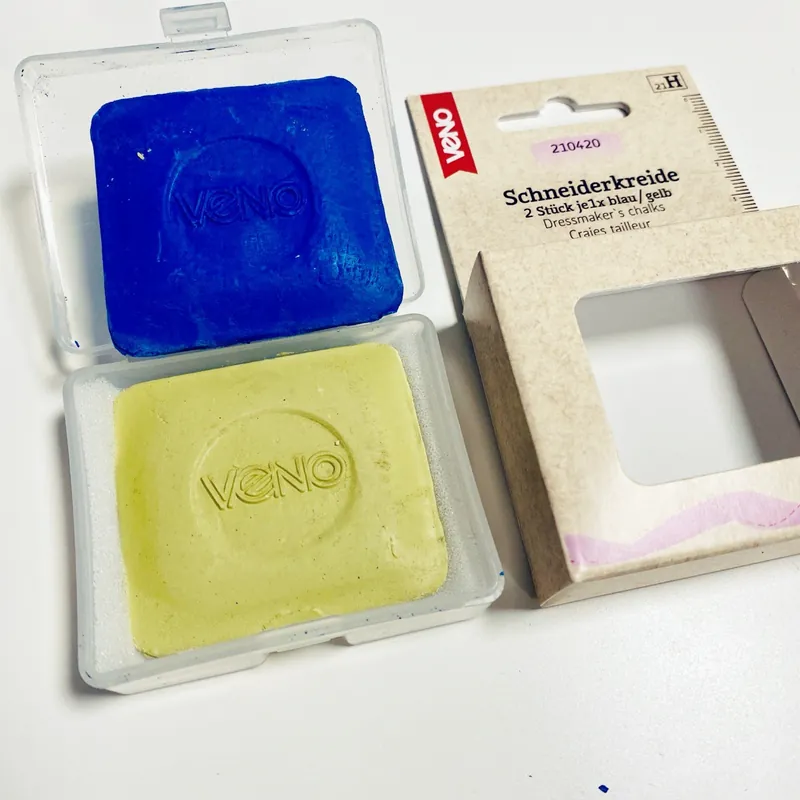 2x Schneiderkreide blau und gelb mit Box – Soapstone Chalk blue yellow Must-Have
