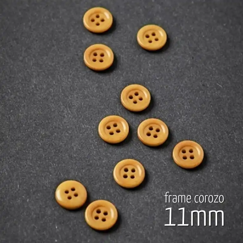 Knopf rund 11mm senf gelb – 4 Loch Frame Corozo Button amber von meetMILK Finale Aktion