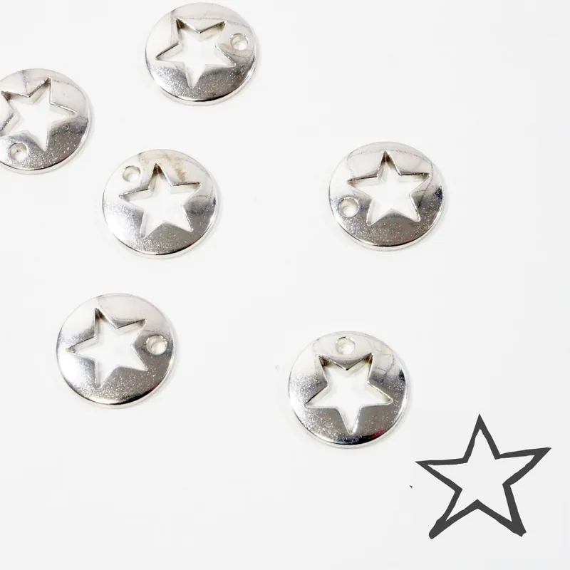 Ab Werk Kleiner Anhänger silber rund mit Stern Ø 12mm – Charm Label