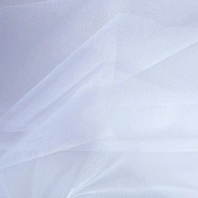 Sichere Zahlung Einfarbiger Tüllstoff, weiß