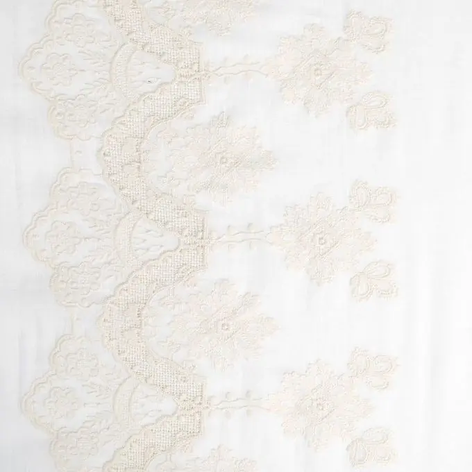 Schnäppchen Weißer bestickter Baumwoll-Voilestoff