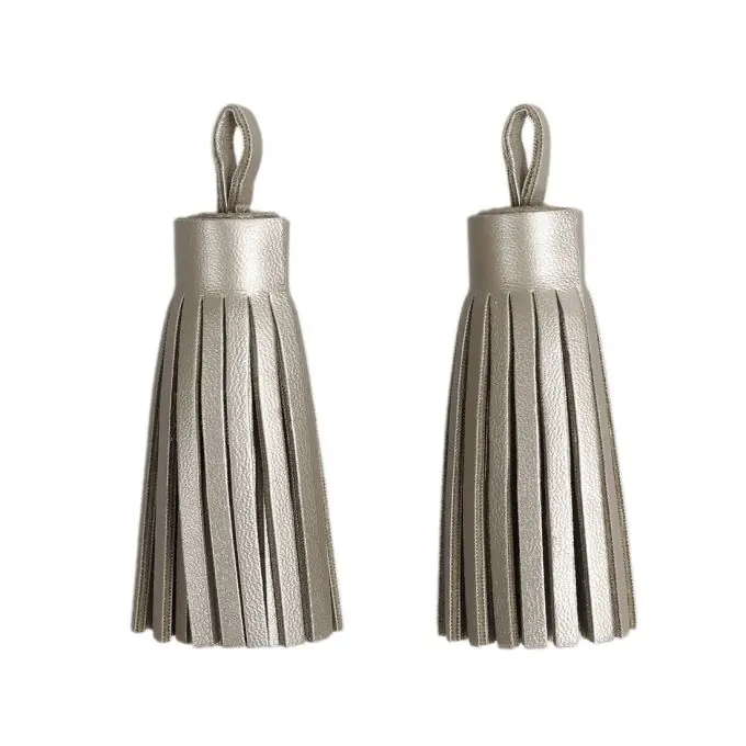 Markenprodukt Pompons Kunstleder silberfarben 6 cm