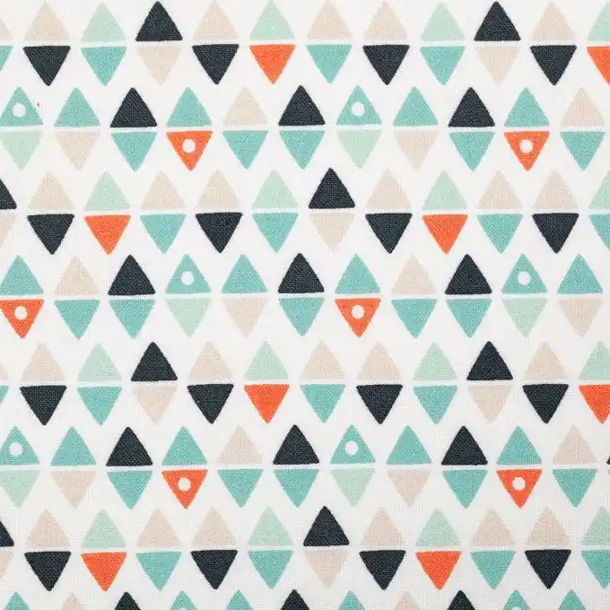 Baumwollstoff mit bunten Dreiecken. Neuheit
