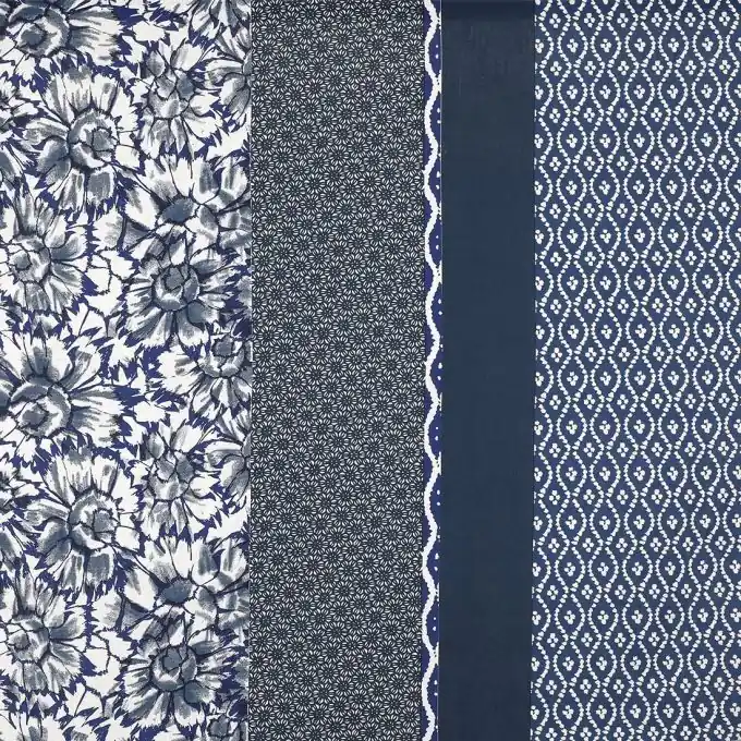 Betttuchstoff mit blauen Blüten Mengenrabatt