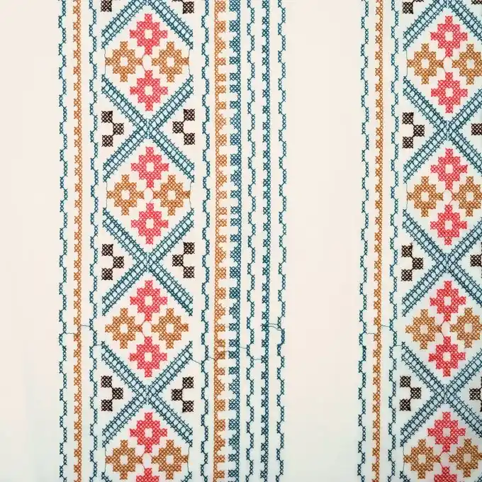 Baumwoll-Voile Ethno-Stickerei Blau 118cm Breite Geld-Zurück-Garantie