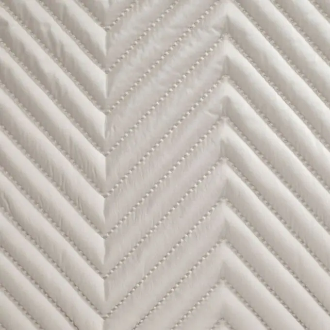 Solange Der Vorrat Reicht Beige Chevron Steppstoff 130cm breit