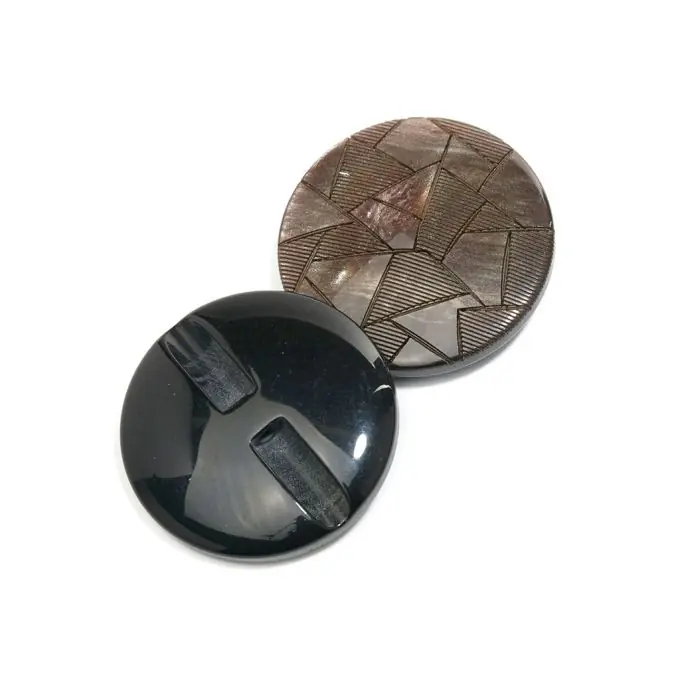 Lasergravierter Nacre-Look Knopf 27mm Braun Premium