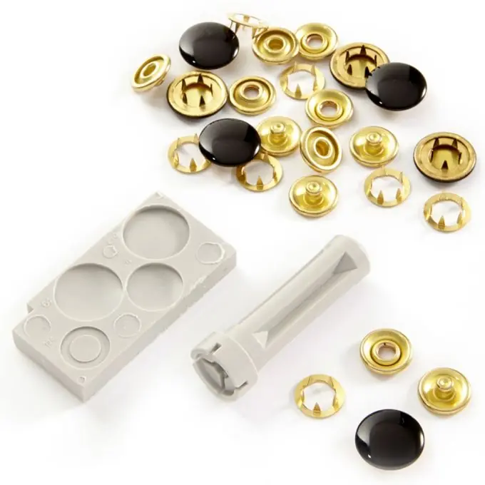 Druckknopf ohne Naht für leichte Stoffe, mit Befestigung Premium