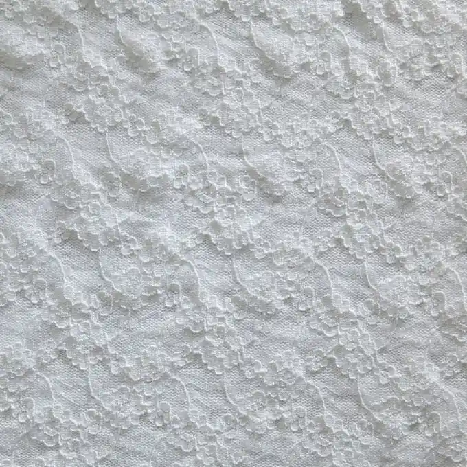 Original Spitzenstoff Dentelle petites fleurs 133 cm Breite