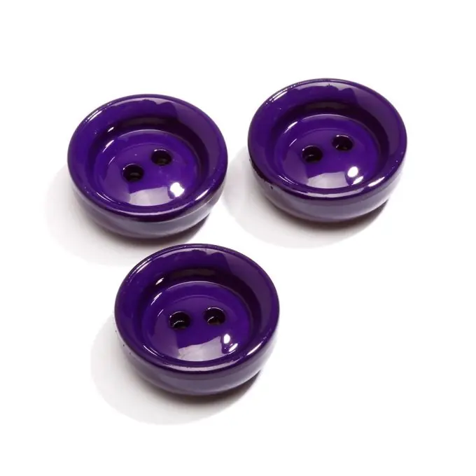 Wochenendangebot Knopf 2 Löcher violet