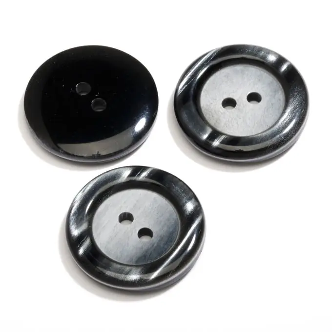 Knopf 2 Löcher grau matte und glänzend Neu Im Sortiment