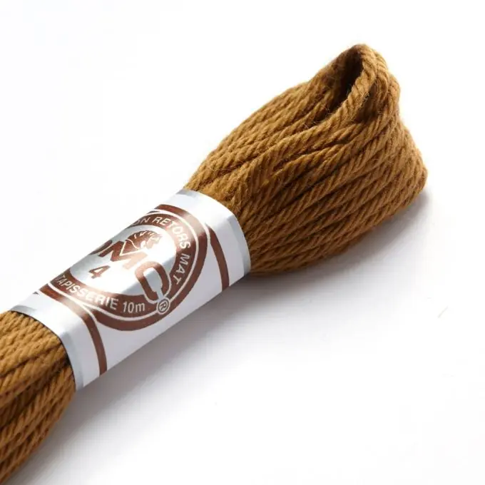 Schneller Versand Zwirnsfaden für Stickerei, mattes Braun – COL 2152