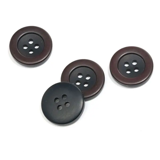 4-Loch-Knopf 18mm Schwarz mit Braunrand Must-Have