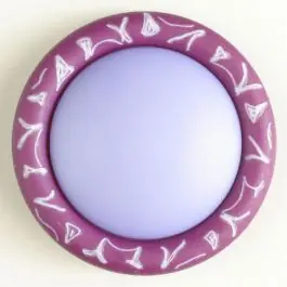 Kunststoffknopf mit eingraviertem Ornament am Rand mit Öse – Größe: 25mm – Farbe: lila Jetzt Bestellen