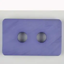 Polyamidknopf rechteckig mit abgerundeten Ecken, 2-loch – Größe: 55mm – Farbe: lila Must-Have