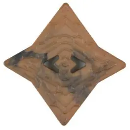 Limited Edition Polyamidknopf mit unebener Oberfläche und pfeilförmigen Löchern, kantig, 2 loch – Größe: 25mm – Farbe: beige – Art.Nr. 316702