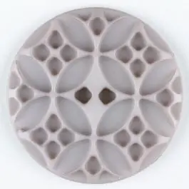 Polyamidknopf mit rautenförmigen Ornamenten, rund, 2 loch – Größe: 20mm – Farbe: beige – Art.Nr. 266702 Schnäppchen
