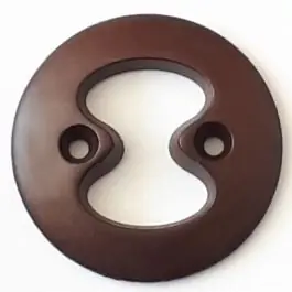 Begrenztes Angebot Polyamidknopf mit interessanter Ausstanzung mit 2 Löchern – Größe: 28mm – Farbe: braun – Art.Nr. 338726
